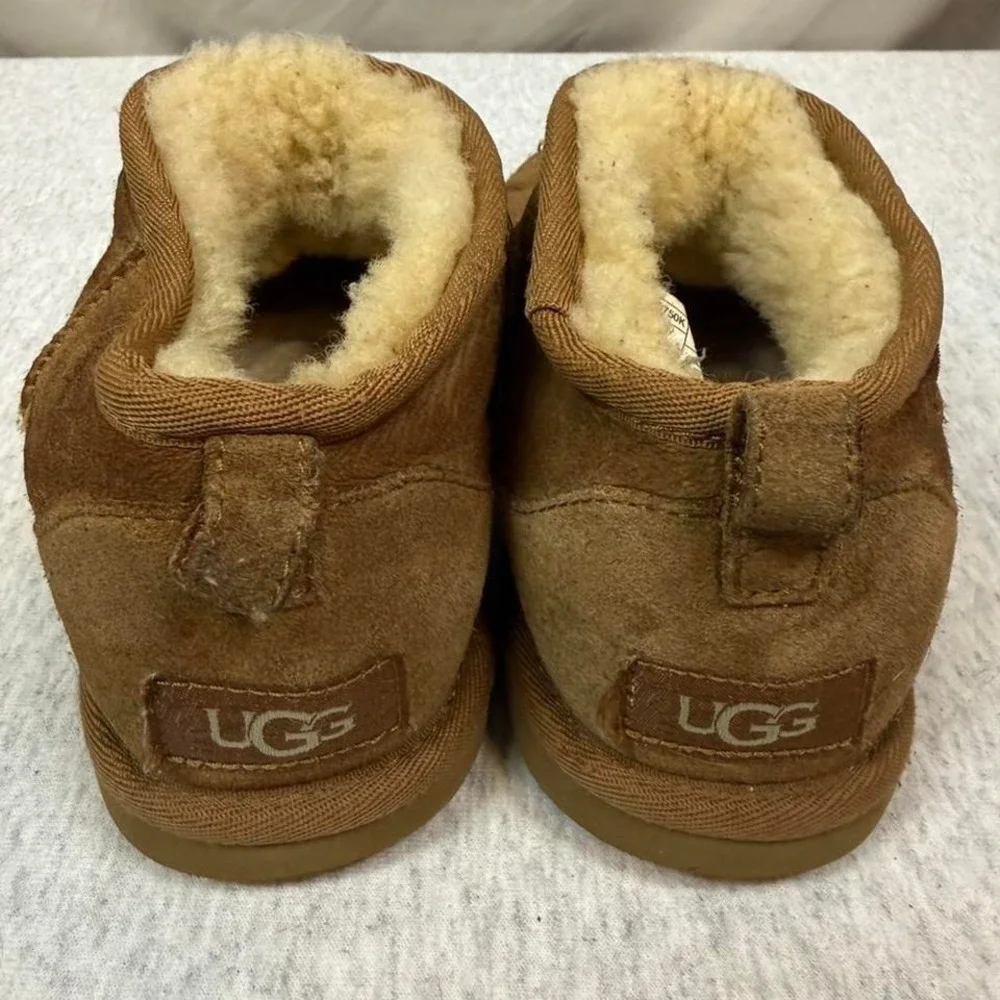 UGG Classic Ultra Mini Boots 🤎 Women's Size‎ 4